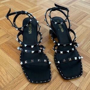 NWOT Dream Pairs Studded Heeled Sandal